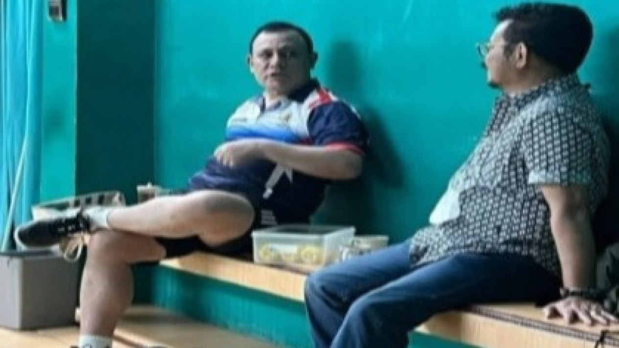 Febri Diansyah Sebut Firli Bahuri Langgar UU KPK dengan Teken Surat Penangkapan “Selaku Penyidik”
            - galeri foto