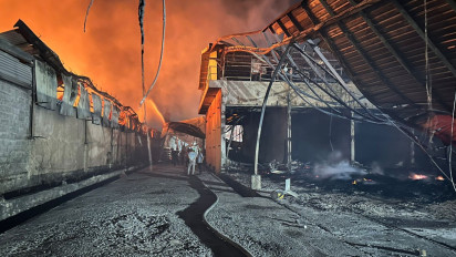 Pasang Police Line, Polisi Ungkap Ada Ledakan Sebelum PT Nankai Indonesia Terbakar, Dua Pekerja Alami Luka