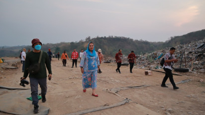 Kebakaran TPA Jatibarang Semarang, Brimob Polda Jateng Pantau Titik Api Pakai Drone Thermal