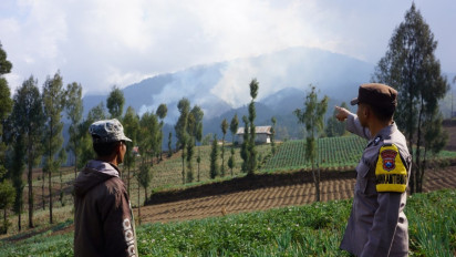 Karhutla kembali Terjadi di Jalur Pendakian Gunung Semeru, Diduga Dampak Kemarau Panjang