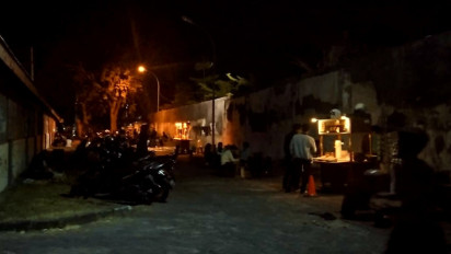 Tatanan Kota Probolinggo Amburadul, PKL Angkringan Penuhi Gor Ahmad Yani