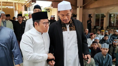 Kiai Ponpes Al Fatah Temboro beri Pesan ke Pasangan AMIN : Satukan Kebhinnekaan dan Perbanyak Tirakat