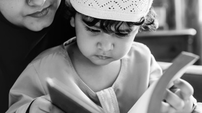 Saat 10 Tahun Anak Boleh Dipukul Ketika Tidak Mau Shalat? Ini Penjelasan Buya Yahya Tentang Maksud Hadits Tersebut