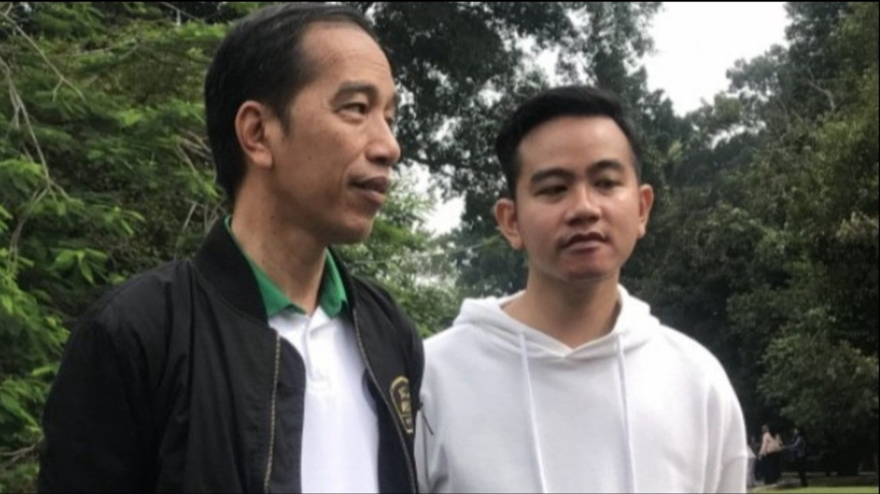 Kader PDIP Mulai Sindir Pedas 'Cawe Cawe' Keluarga Jokowi ke Prabowo Subianto: Harus Ada Adab!
            - galeri foto