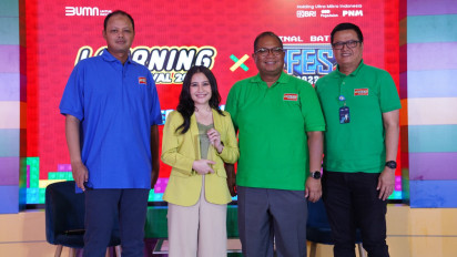 Prilly Latuconsina, Artis Sekaligus Dosen Beri Motivasi di Learning Festival X I-Fest PNM 2023