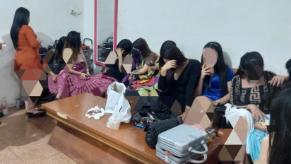 Razia Tempat Karaoke di Kudus, Polisi Amankan Puluhan Botol Miras dan 28 Pemandu Lagu