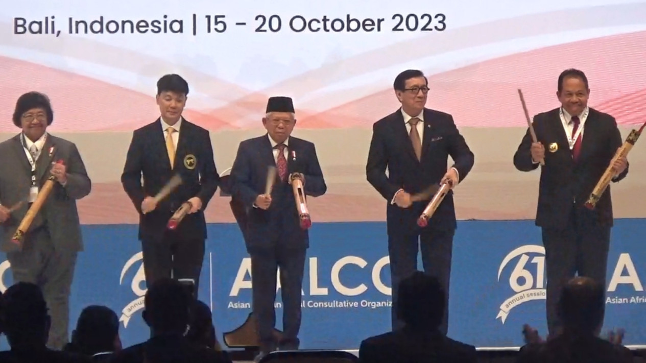 MK Tolak Gugatan Usia Minimal Capres – Cawapres 35 Tahun, Begini Pendapat Wapres Ma’ruf Amin
            - galeri foto