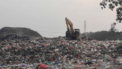 Kebakaran TPA Randegan Belum Padam Total, Namun Asap Tak Lagi Mengarah ke Pemukiman Warga