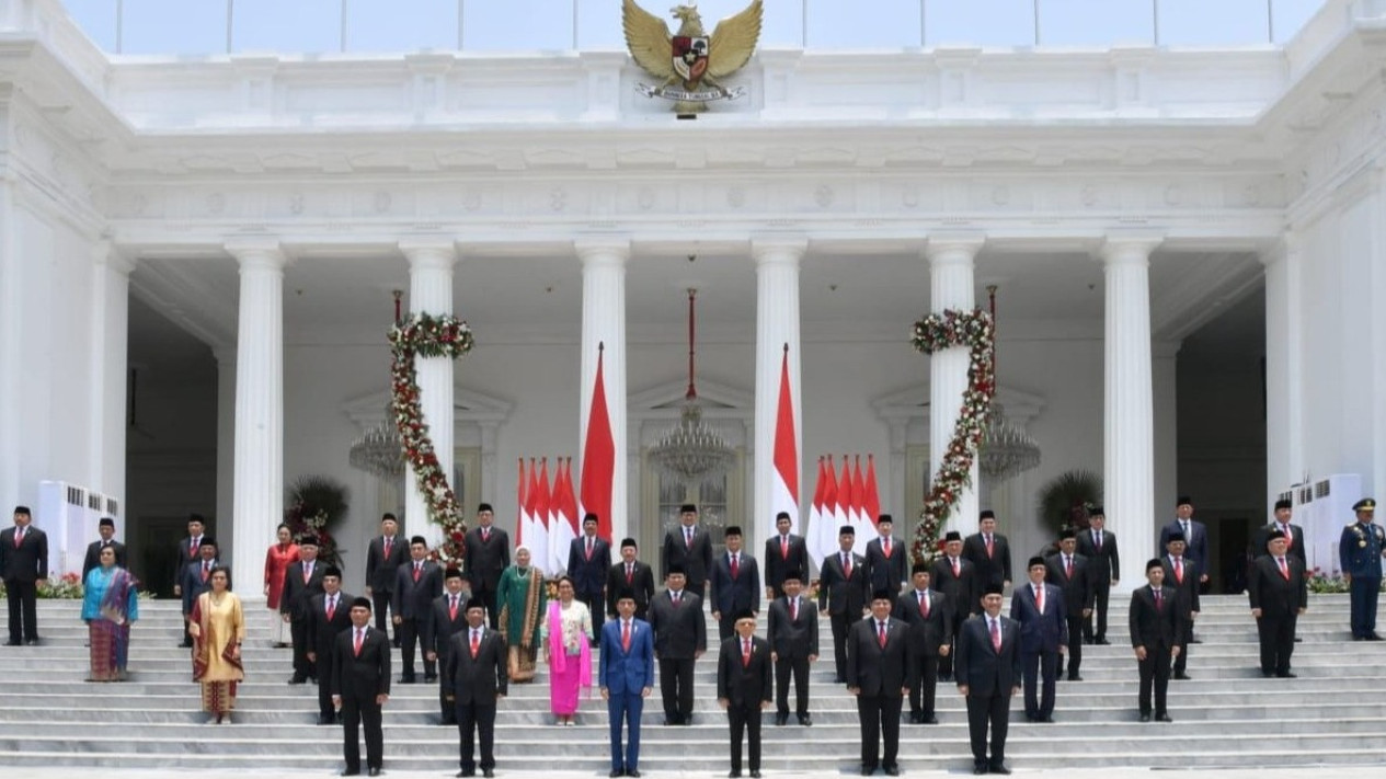 Menteri Kabinet Indonesia Maju Banyak Terseret Korupsi, NCW: Gelombang Korupsi di Istana Mengarah ke Satu Titik
            - galeri foto