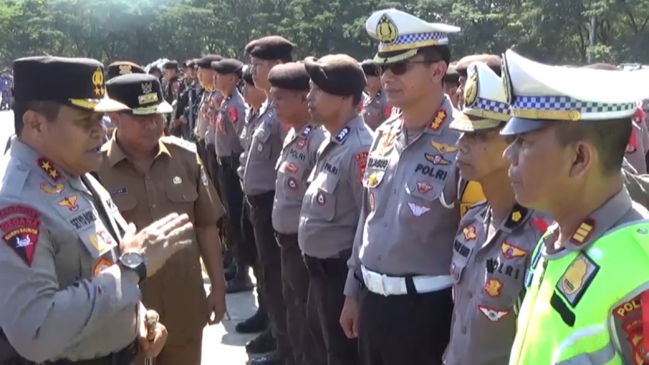 17.915 Satgas Gabungan Siap Amankan Pemilu 2024
            - galeri foto