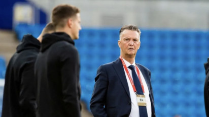 Louis van Gaal Disebut Pembohong oleh Mantan Anak Asuhnya di Barcelona