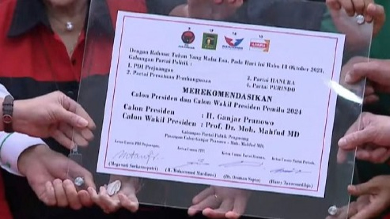 Resmi Jadi Pasangan di Pilpres 2024, Ganjar Pranowo dan Mahfud MD Daftar ke KPU Besok
            - galeri foto