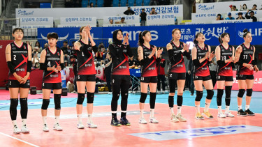 Megawati Hangestri Curi Perhatian di Liga Voli Korea Selatan, Jadi Pemain Muslim Berhijab Pertama dengan Spike Ganas