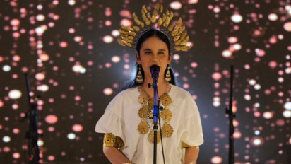 Inspirasi Suara Emas Zizi: Perjuangan Disabilitas Mengembangkan Karya