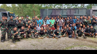 Tim Gabungan TNI Evakuasi 21 Masyarakat Dari Pembantaian KST Papua