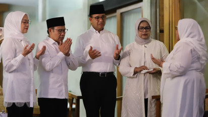 Doa Ibunda Anies Iringi Pendaftaran AMIN ke KPU: Ya Allah Kami Lemah Tanpa BantuanMu...