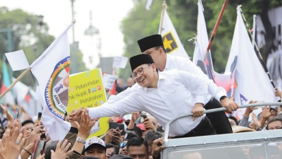 Ribuan Massa Membludak, Anies - Imin Molor Daftar ke KPU