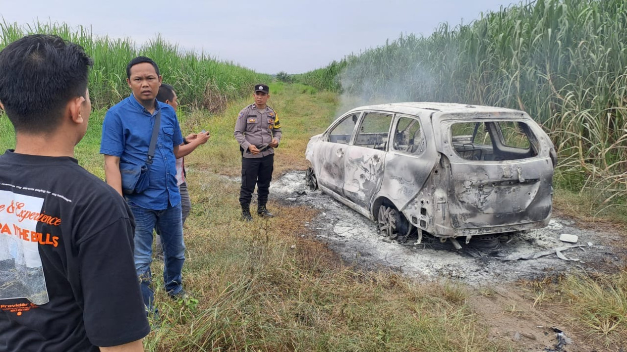 Ternyata Pelaku Pembakaran Mobil Minibus di Langkat adalah Selingkuhan Korban
            - galeri foto