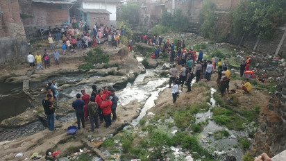 Bocah 6 Tahun asal Muharto Kota Malang Hanyut di Aliran Sungai Brantas, Tim Sar Lakukan Pencarian