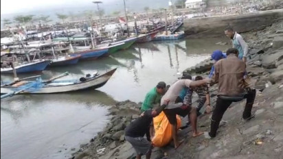 Seorang Pria Ditemukan Tewas Mengapung di Perairan Pantai Prigi