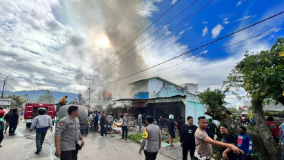 Enam Unit Ruko Terbakar di Jalan Irian Wamena