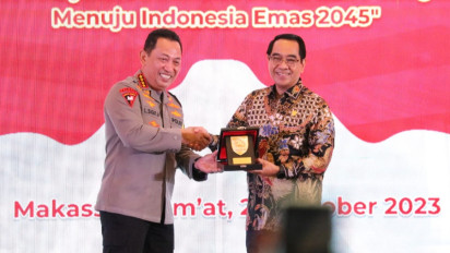 Kapolri Ajak Mahasiswa Unhas Tunjukan Demokrasi Yang Mapan