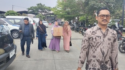 Sambil Bawakan Makanan ke Polda Jabar, Kakak Tuti Dukung Danu Jadi JC dan Dapat Perlindungan LPSK