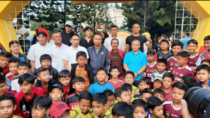 Giliran Bandung, PSSI Pamerkan Trofi Piala Dunia U-17