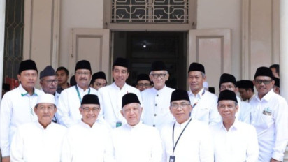 Jokowi Diam-diam Menggelar Pertemuan Tertutup dengan Puluhan Kiai Sepuh di Surabaya