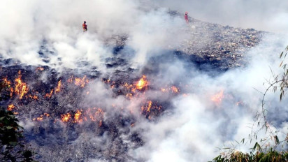 Kebakaran Lahan TPA Tlekung Batu Masih Belum Dapat Dipadamkan, Ini Penyebabnya