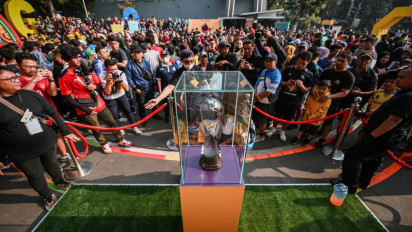 Masyarakat Bandung Antusias Lihat Trofi Piala Dunia U-17