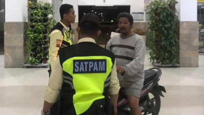 Viral Pengendara Motor Nyelonong Masuk Hall Stasiun Tugu Yogyakarta
