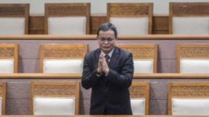 Hakim Konstitusi Guntur Hamzah Absen Sidang Putusan Batas Usia Maksimal Capres-Cawapres