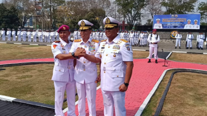 Tongkat Komando Komandan Lantamal V Resmi Dijabat Kolonel Marinir Joni Sulistiawan