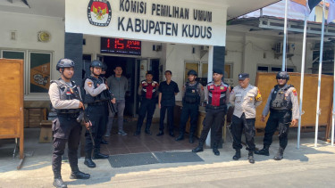 Pengamanan Jelang Pemilu 2024, Polisi Lakukan Sterilisasi di Kantor KPU dan Bawaslu Kudus
