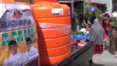 Relawan Resopa Salurkan Air Bersih Gratis ke Warga