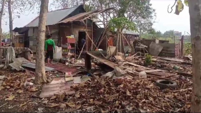 Tiga Rumah di Ogan Ilir Luluh Lantak Diterjang Angin Puting Beliung