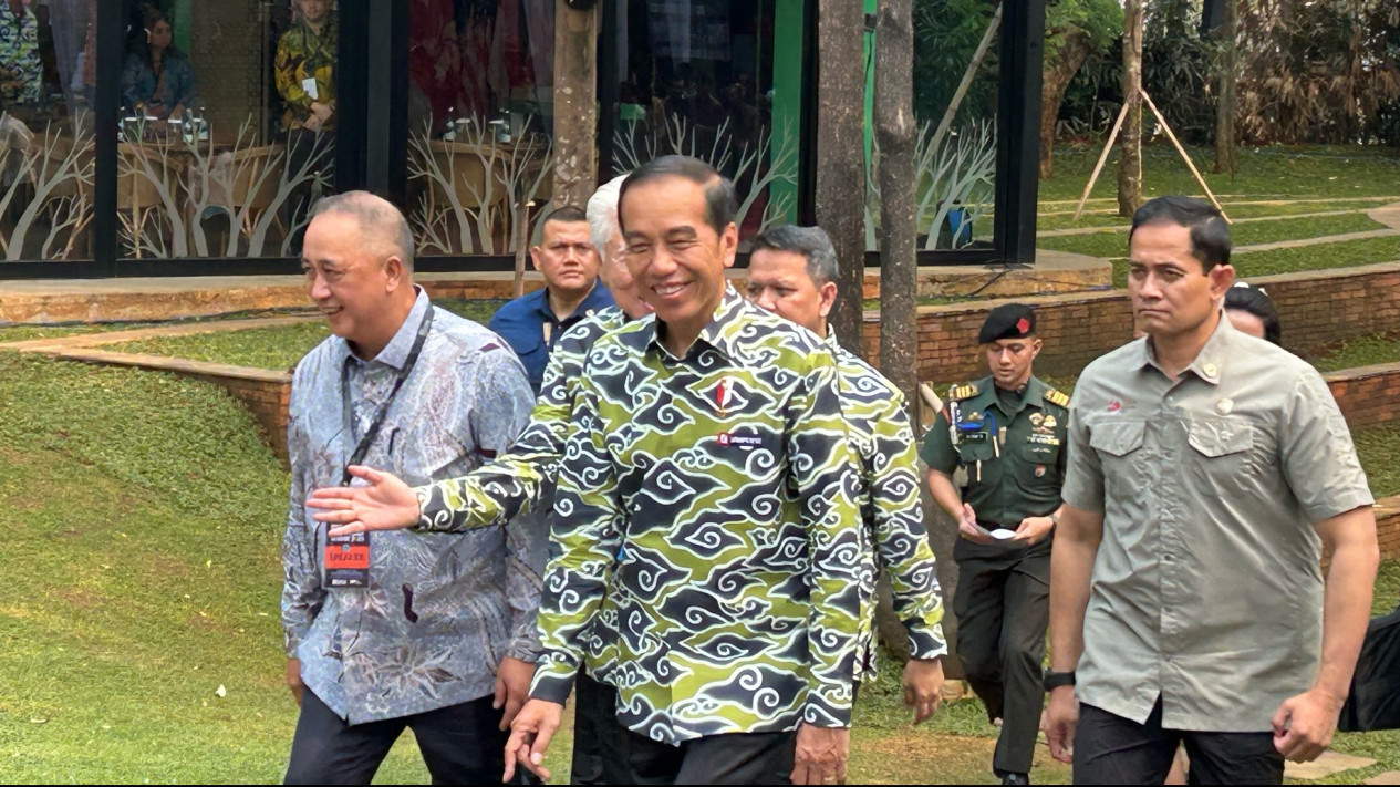 AHY Diduga Kuat Jadi Mentan, Jokowi 'Ngangguk' Saat Ditanya Demokrat Masuk Kabinet
            - galeri foto