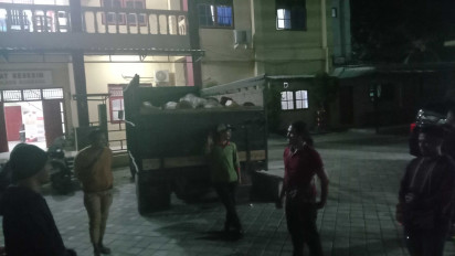 Curiga Membawa Kayu Sonokling yang Dilindungi, Warga Cegat dan Laporkan Sebuah Truk