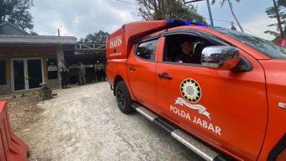 Polisi Olah TKP Pembunuhan Ibu dan Anak di Subang, Golok dan Handphone Belum Ditemukan