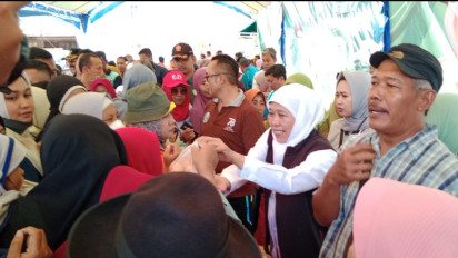 Jaga Kestabilan Harga, Gubernur Khofifah Indar Parawansa Adakan Pasar Murah di Pamekasan  