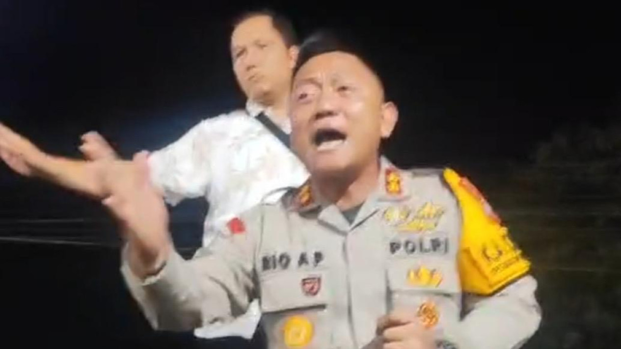 Maling Sepeda Motor Dikepung Ratusan Warga, Kapolres Binjai Panjat Mobil
            - galeri foto