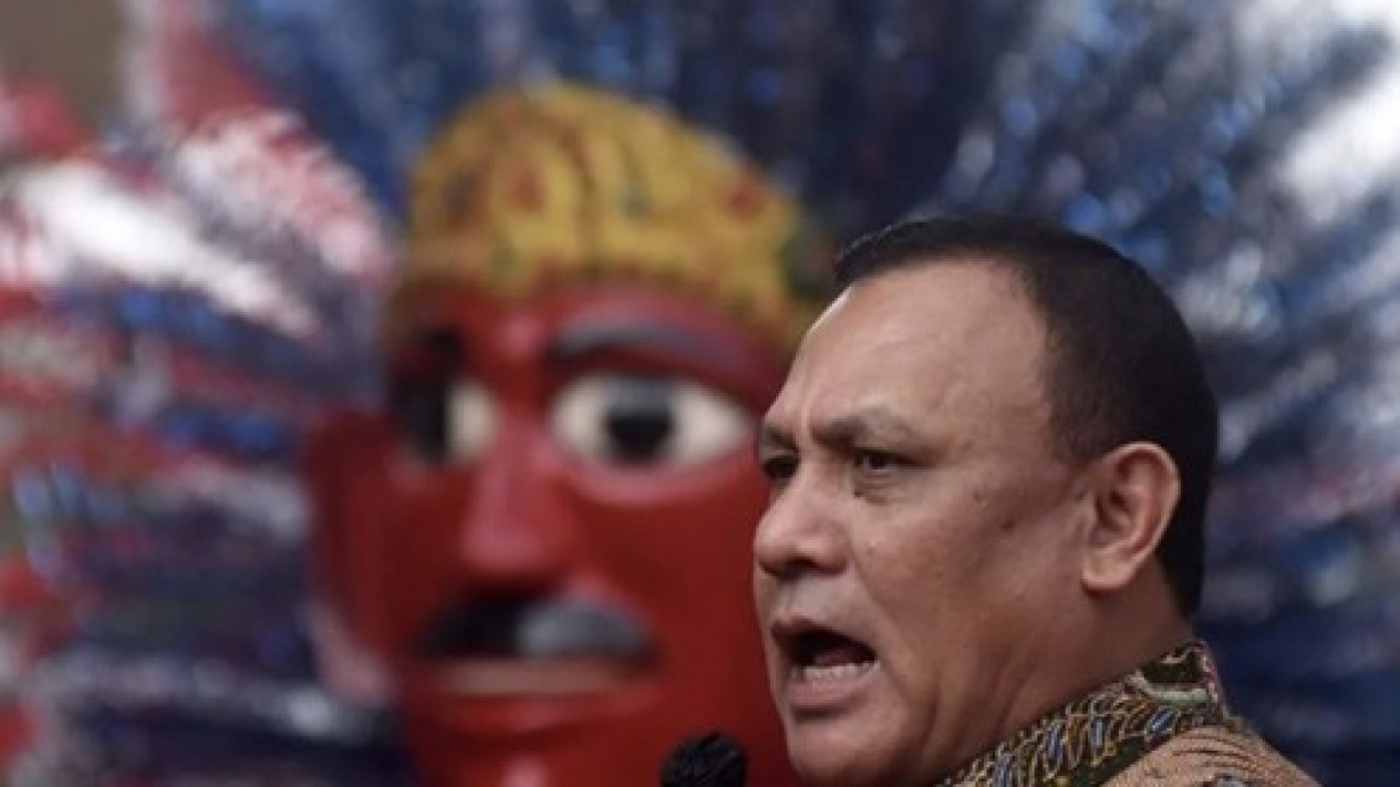 Usai Diperiksa, Polisi Geledah Kediaman Firli Bahuri Terkait Dugaan Kasus Pemerasan Terhadap Eks Mentan SYL
            - galeri foto