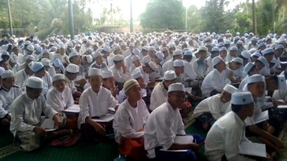Ratusan Santri di Malang Doakan Pasangan Prabowo-Gibran: Semoga Dana Abadi Pesantren Terealisasi dengan Baik