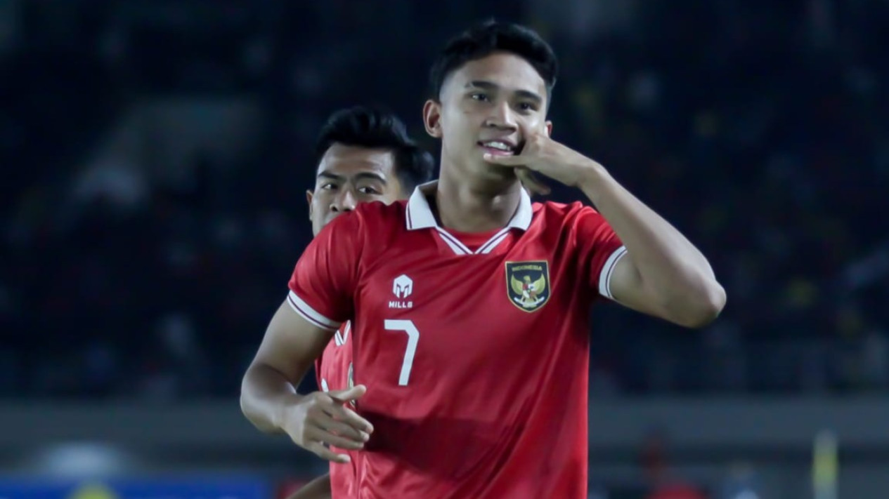Cedera Marselino Ferdinan Semakin Parah, KMSK Deinze Singgung Timnas Indonesia
            - galeri foto