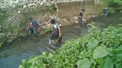 Peringati Hari Sumpah Pemuda Ampas Pungut Sampah di Sungai Sejauh 1 Kilo Meter