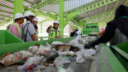 Serius Tangani Persoalan Sampah di Banyuwangi, Ribuan Drum Sampah Didistribusikan ke Desa-desa