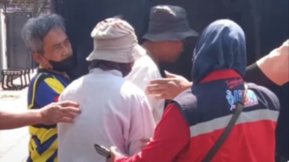 Pura-Pura Buta, Pengemis di Kota Bandung Diangkut Petugas Dinsos