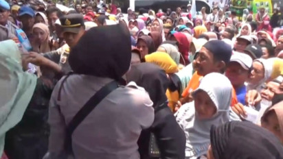 Akabri 90 Gelar Bakti Sosial, Ribuan Warga di Bangkalan Antre Paket Sembako