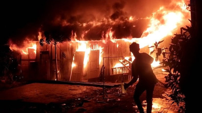 Bakar Lilin Saat Mati Lampu, Dua Rumah di Gowa Ludes Dilahap Sijago Merah